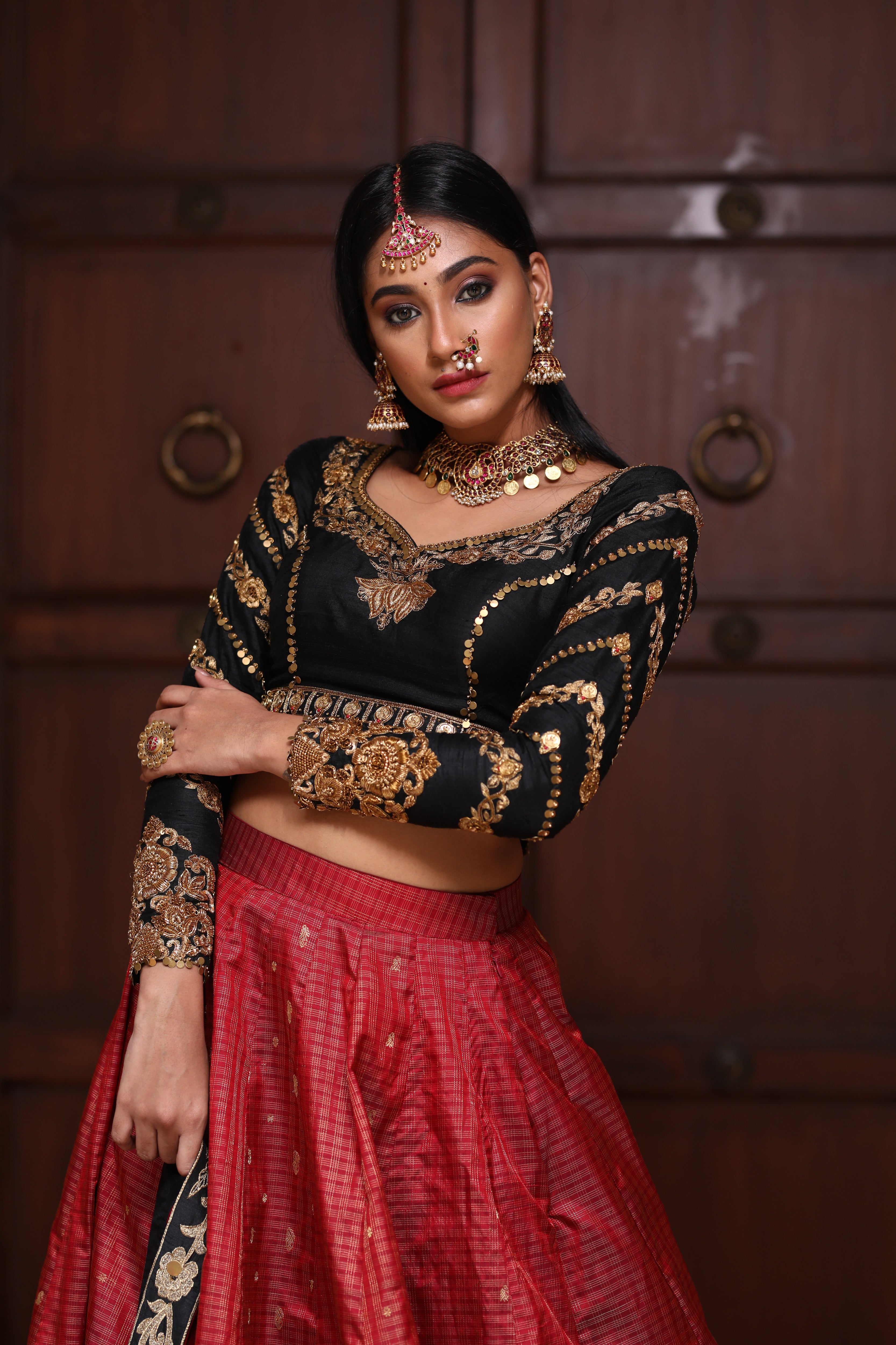 miss india 2018 and actress Anukreethy Vas in lehenga designed by archana karthick posing dupatta in hand